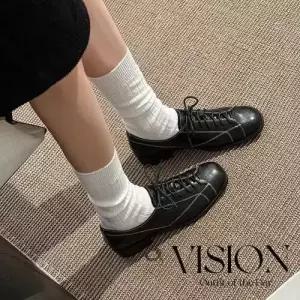 SMK 봄 오피스룩 여성용 플랫슈즈 펌프스 굵은 낮은 가죽 구두 둥근 작은 양가죽 스트랩 JEN1