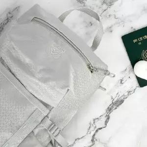 운동용 초경량 배낭 달리기 마라톤 자전거 라이딩 야외활동 스포츠 백팩 메쉬 통풍