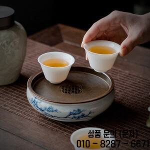 레트로 손으로 그린 소나무 바람 냄비 베어링 높은 발 건조 거품 트레이 가정용 세라믹 물 저장 주전자 다