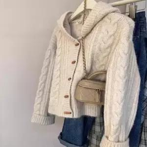 [SBD] 여성 후드가디건 2컬러 꽈배기 떡볶이 러블리 단추