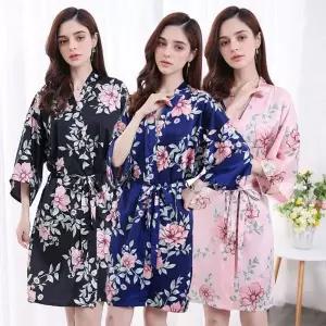 [에이치플러스몰]TBZ 꽃무늬 실크 우아한 광택과 화려한 컬러감 포인트 로브가운