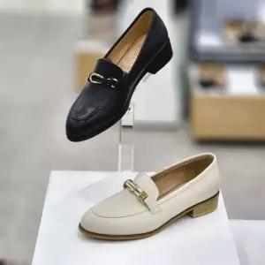 W12A1002 여성 3cm 소가죽 심플 골드장식 로퍼 구두_JK