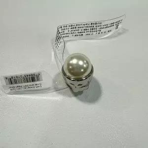 [크록스][] 10017506 은색 진주 두개골 지비츠 (S45039572)