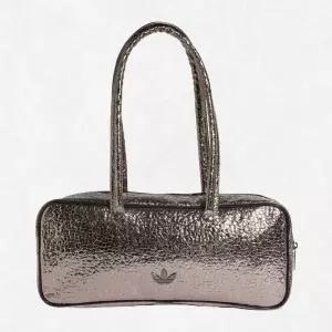 [아디다스] 아디컬러 롱 에어라이너 백 - GRETHR KD7880 2548762