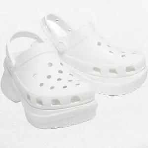 [크록스]클래식 베이 클로그 우먼 206302-100