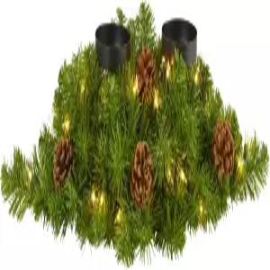 거의 자연스러운 24인치. 35개의 따뜻한 흰색 조명과 솔방울이 달린 인조 크리스마스 더블 캔들라브럼