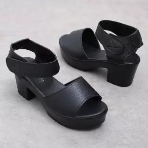 통굽 유니크 여자 샌들 뮬 굽없는 가보시 2컬러 [m11C06C]