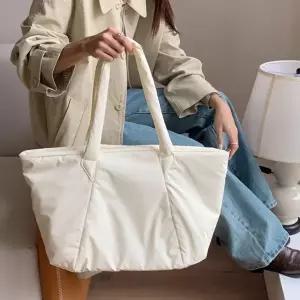 [셀러에이드]WL 여성 패딩 가방 보부상 데일리 쇼퍼 숄더 백 아이보리