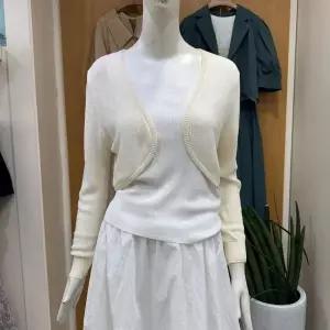 [하프클럽/] DP01 라운드 라인 크롭 가디건 CP4WKC04