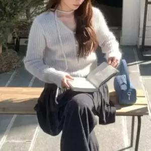 [옷자락] 여성 페미닌 감성 데일리 여리핏 앙고라 카디건