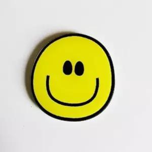 캐릭터뱃지 웃는 데이지 브로치