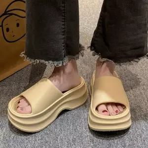 여자 모던 볼륨 통굽 키높이 슬리퍼 플랫폼 쿠션샌들 여성슬리퍼 여름슬리퍼