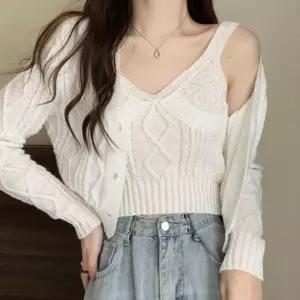 여성 케이블 꽈배기 브이넥 가디건 크롭 나시 세트