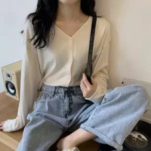 긴팔 브이넥 단추 가디건 여성 사무실 오피스룩 데일리 패션 가을 코디 봄새 학기나들이