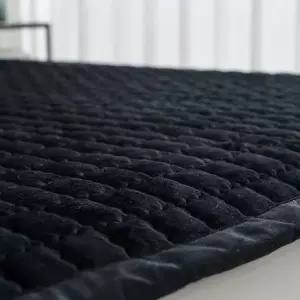 블랙 퀸 사이즈 극세사 카페트 겸용 밴딩 침대 패드 겨울침대패드 극세사매트리스패드