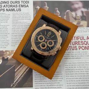 불가리 컬렉션 크로노그래프 18K 로즈골드 금통 가죽 가죽 시계 울산 중고명품 리셀온