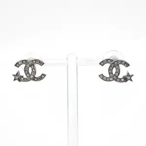 [구구스]중고명품 샤넬 로고 장식 귀걸이 (NO 10262661) 04EVT