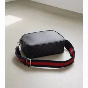 구찌 GG 슈프림 레더 크로스바디백 숄더백 792097 FADJA 1042