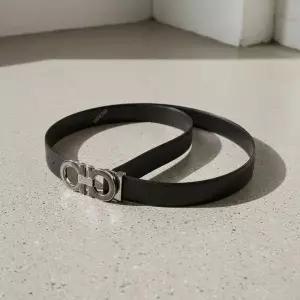 [페라가모]남성 더블 간치니 리버시블 벨트67 9494 NERO HICKORY 0645904