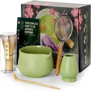 누쿠커리 말차 거품기 세트 - 18온스 세라믹 볼(차완)과 스파우트 대나무 홀더 스쿱 체 포함 5개 일본