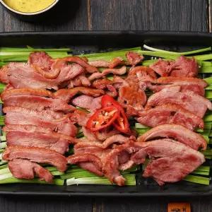 [식탁이야기] 마늘에 빠진 마늘숙성 훈제오리 200g