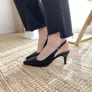 ONM 스틸레토힐 뾰족코 투톤 배색 스트랩 슬링백 하이