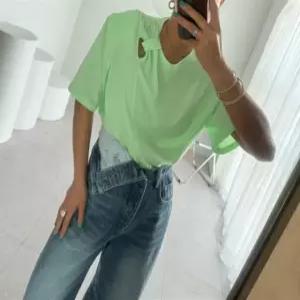 팬시 어깨패드 컬러 트임 리본 반팔 티셔츠 루즈핏 빅사이즈 유니크