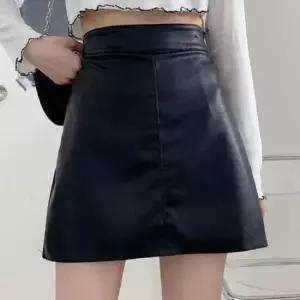 [SBD] 가죽 내부안감 바지 스커트 숏기장 데이트룩 A라인