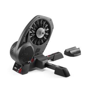 실내 사이클링을 엘리트 다이렉트 XR 인터랙티브 스마트 트레이너 u2013 스탠다드 또는 즈위프트 코그 및 클릭 번들 드라이브 터보 제공