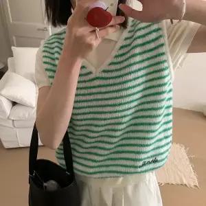 SMC 스트라이프 니트 베스트 여성 브이넥 조끼 미스아미 데일리 봄 여름 레이어드룩 1179756