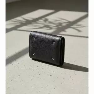 메종 마르지엘라 26SS 시그니처 스티치 키홀더 카드지갑 SA3UA0001 P4455 T8013