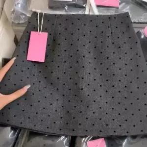 여자 치마 모직 봄 가을 정장 하트 도트 힙업 BE3