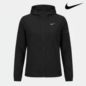 (국내매장판)나이키 스위프트 여성 리펠 패커블 러닝 재킷 바람막이(HQ0651-010)