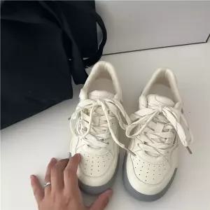 여성 캔버스화 화이트 슈즈 슬립온 캐주얼 가을 쁘띠 백광 MODU3