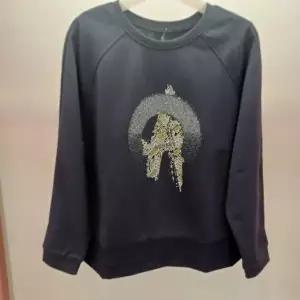 [셀러허브 1]Latium HC06 국내생산 깔끔한 셔츠 배색 스트링 라운드 티블라우스  D2651bl01N (48731400)