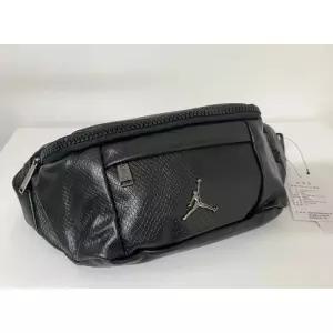 [정품] 나이키 조던 힙색 메신저백 크로스백 웨이스트백 슬링백 블랙 HA5507-011
