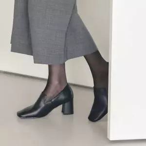 천연가죽 국내수제화 로건 스퀘어 통굽 펌프스 GIS-47236