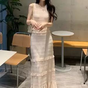 [디에이치(하프클럽)]로맨틱 프릴 니트 롱 민소매 원피스_P421150097