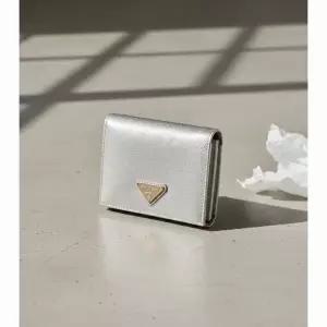 프라다 26SS 사피아노 삼각로고 여성 반지갑 1MV204 QHH F0846