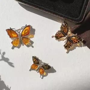 [제이로렌]바이데이지 나비 골드 점박이 호박석 브로치 Bb0332