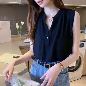 나시블라우스 여름 나시 블라우스 브이넥 슬릿 민소매 출근 룩 코디