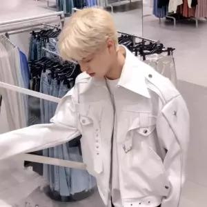 흰색 빈티지 남사친 마이너 자켓 라이더 점퍼 숏 레더 좋아하는 항공 여자친구가 코트 봄가을 MODU3