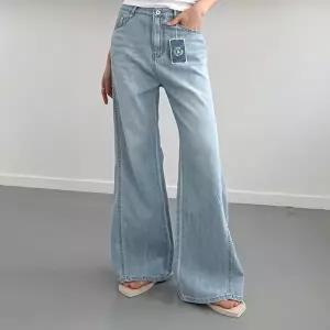 [옷자락][클리어런스]절개 플레어핏 연청 부츠컷 여름데님 청바지_5