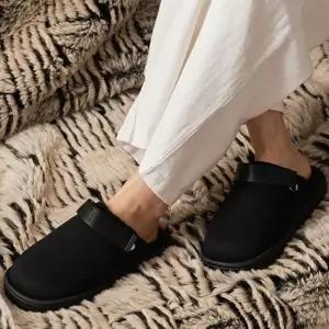 헬프그린 여성 스웨이드 실내 방한화 층간소음방지 스트랩 겨울 퍼 슬리퍼 실내화_25068461