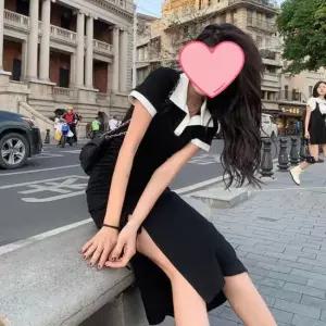 카라 심플 포인트 옆셔링 반팔 배색 원피스