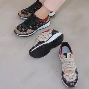 캐쥬얼슈즈 여자운동화 방한 운동 런닝 신상 슬립온