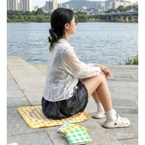J2K 일인용 포켓 체크 돗자리 피크닉 야외 한강 캠핑 (50x50cm)