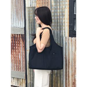 프라다원단 숄더백 수납공간 많은 가벼운 방수가방 여행가방