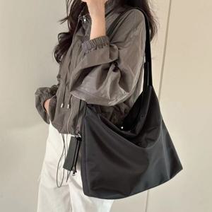 (파우치포함) 빅백 숄더백 가벼운 나일론 에코백 보부상 방수 여성 여자 데일리 큰 여행 가방 M1224147