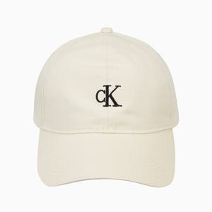 [캘빈클라인 진](4G5002G-YAE)남녀공용 CKJ 스몰 모노그램 로고 볼캡